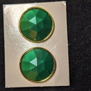 AVON Vintage Royal Facets Pierced Earrings, Empress Green, NOS